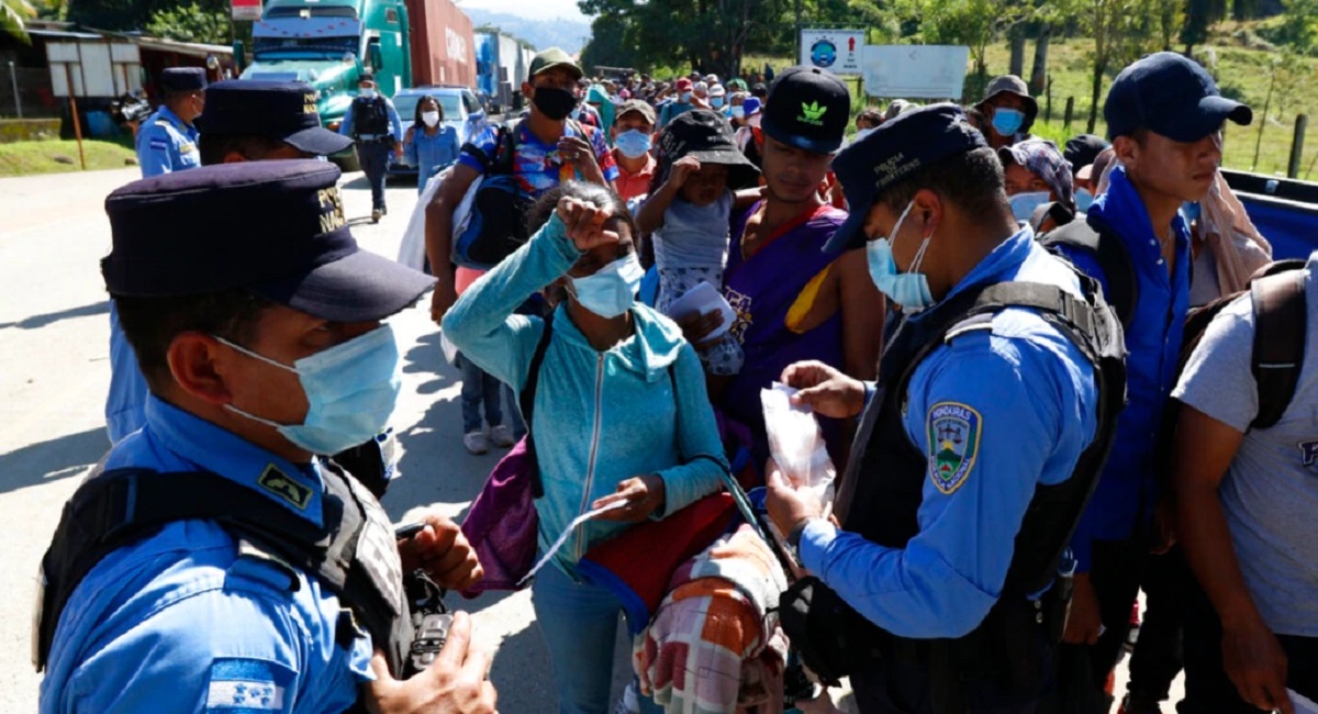 যুক্তরাষ্ট্রের দিকে রওনা দিয়েছে অভিবাসন প্রত্যাশীদের বিশাল দল