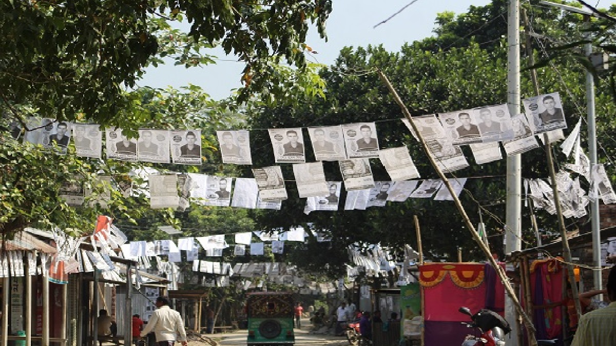 নৌকার চেয়ে স্বতন্ত্র প্রার্থীরা কেন বেশি নির্বাচিত?