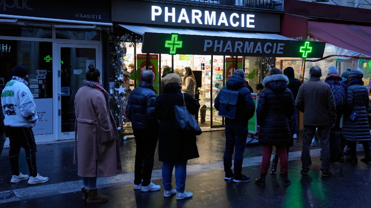 ‘৬-৮ সপ্তাহের মধ্যে ওমিক্রনে আক্রান্ত হবে ইউরোপের অর্ধেকের বেশি মানুষ’