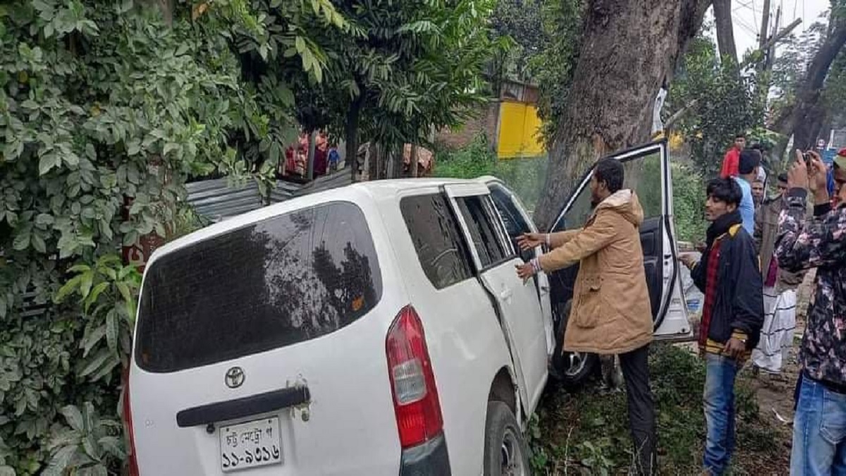 ফেনীতে সড়ক দুর্ঘটনায় ২ সহোদরের মৃত্যু