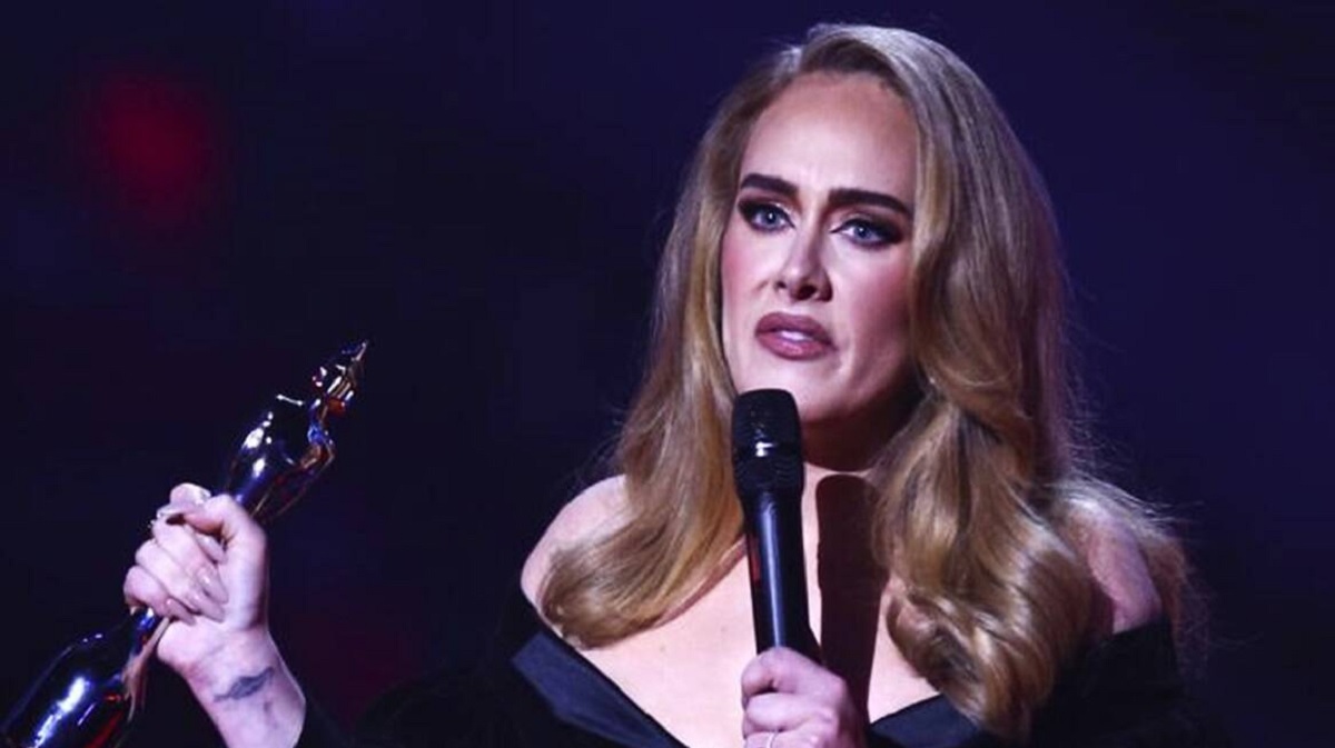 ব্রিটেনে ব্রিট অ্যাওয়ার্ডসে শিল্পী অ্যাডেলের বাজিমাত