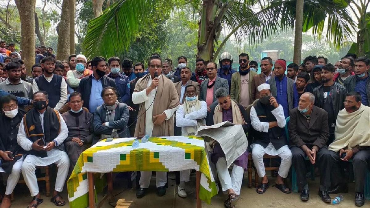 মাদারীপুরে নিহত কৃষকলীগ নেতার বাড়িতে এমপি গোলাপ, বিচারের আশ্বাস