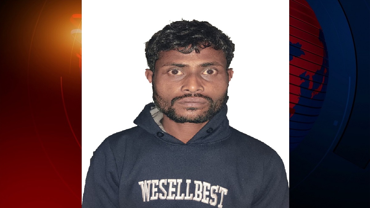 নারায়ণগঞ্জে চাল ব্যবসায়ী সেজে ঘাতককে গ্রেফতার করলো পুলিশ