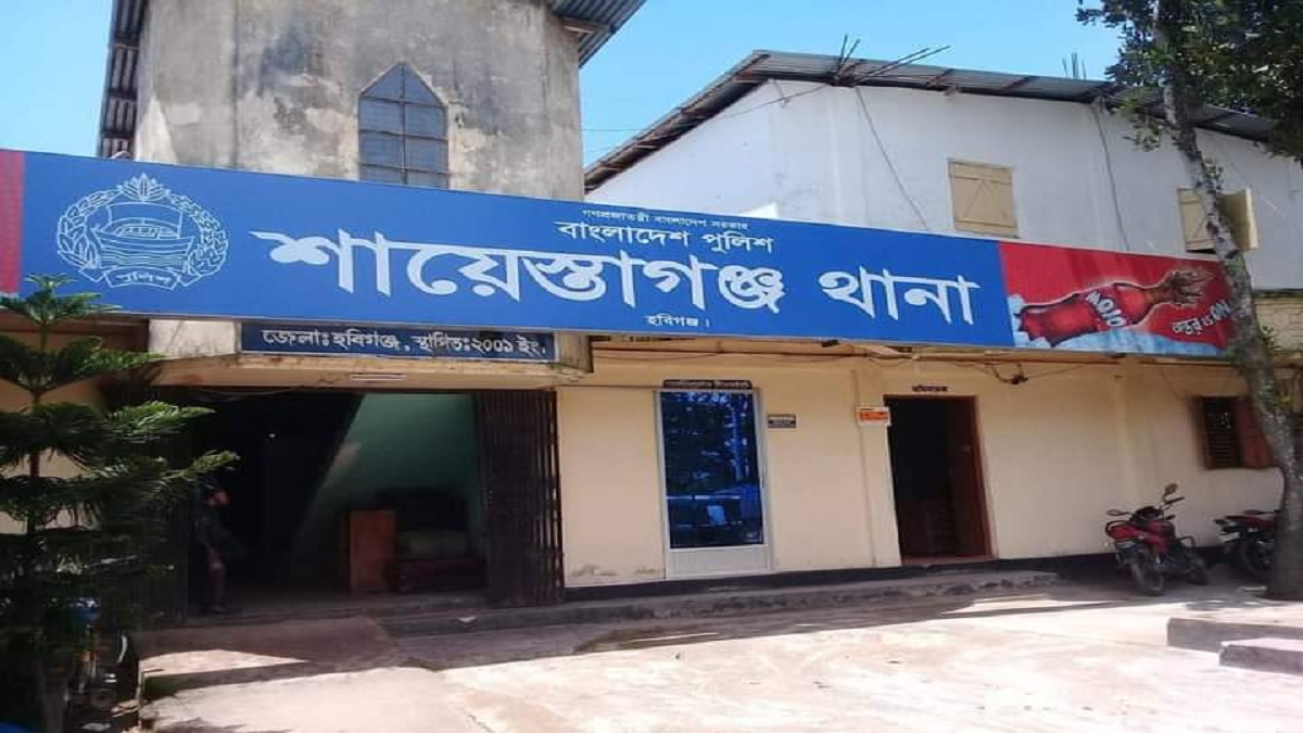 অটোরিকশার চাকায় ওড়না পেঁচিয়ে কলেজছাত্রীর মৃত্যু