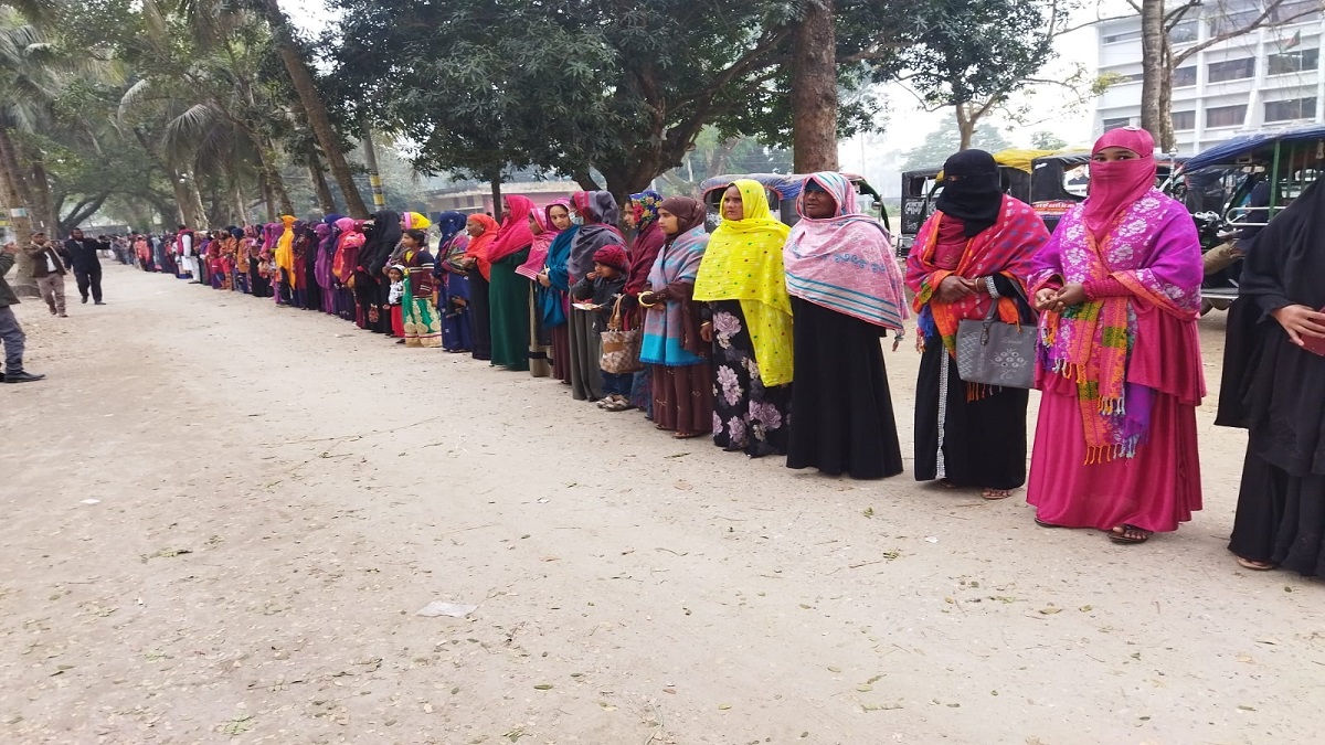 রংপুরে ইউপি নির্বাচনের ফল বদলের অভিযোগে নির্বাচন অফিস ঘেরাও