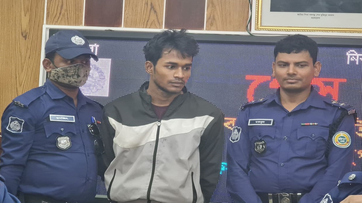 ডিজিএফআইয়ের ভুয়া পরিচয় ব্যবহার করে নারী পাচার, আটক ১