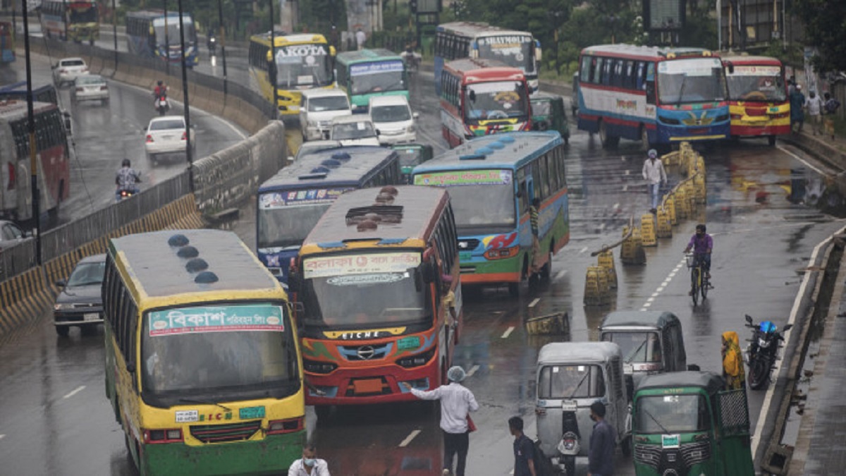 ঢাকায় চালু হবে আরও তিনটি বাস রুট