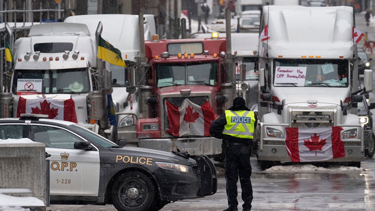 কানাডায় আন্দোলন অব্যাহত: নিয়ন্ত্রণে চলছে ধরপাকড় ও জরিমানা