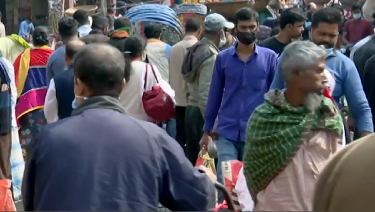 করোনা বিধিনিষেধ মানছে না জনগণ