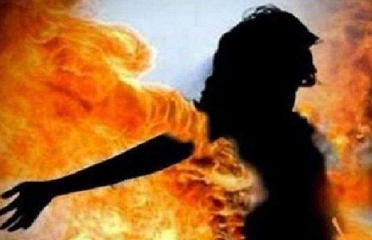 যৌতুকের জন্য বধূকে পুড়িয়ে হত্যা করলো শাশুড়ি!