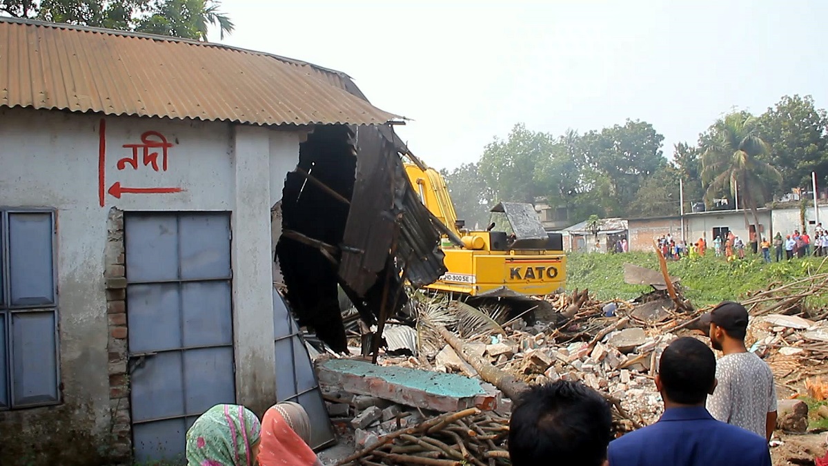 ইছামতি নদীতে ফের উচ্ছেদ অভিযান, প্রথম দিনেই ভাঙা হলো শতাধিক অবৈধ স্থাপনা