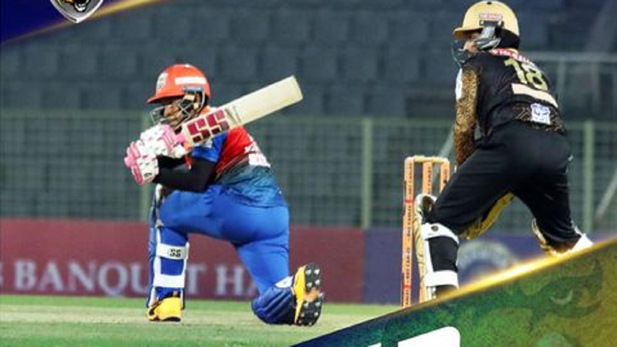 মুশফিক-সৌম্যের জোড়া অর্ধশতকে খুলনার রানের পাহাড়