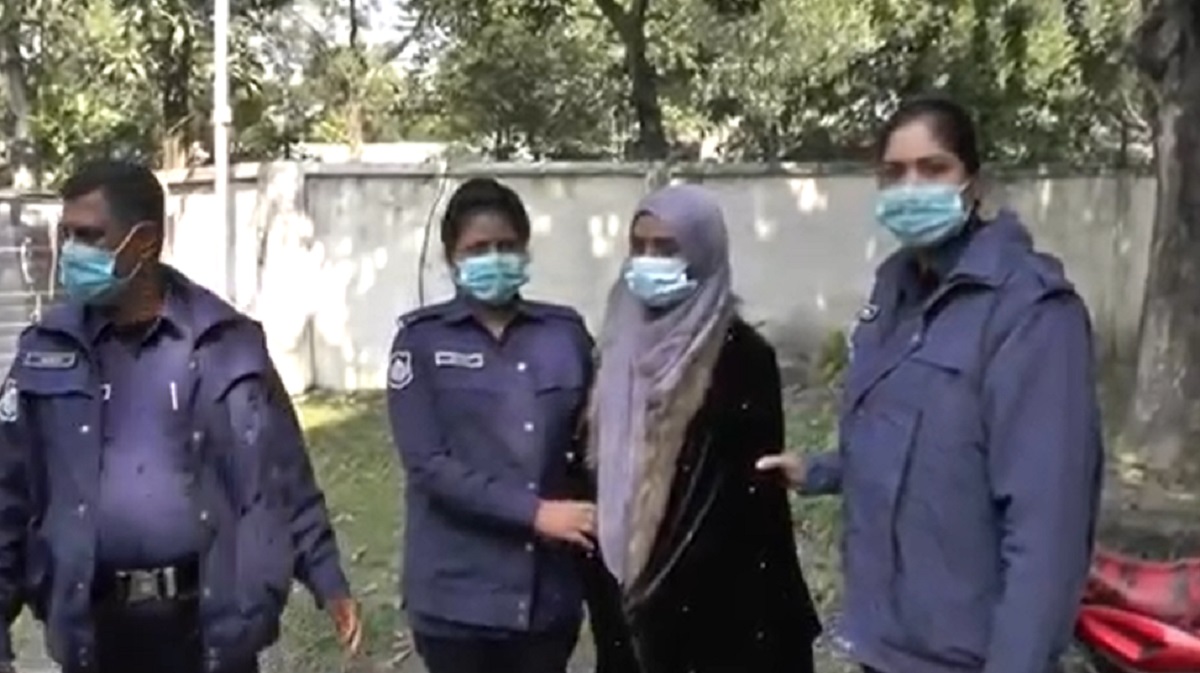 গোপনে অন্য মেয়েকে বিয়ে করায় প্রেমিককে গলা কেটে হত্যা, গ্রেফতার প্রেমিকা