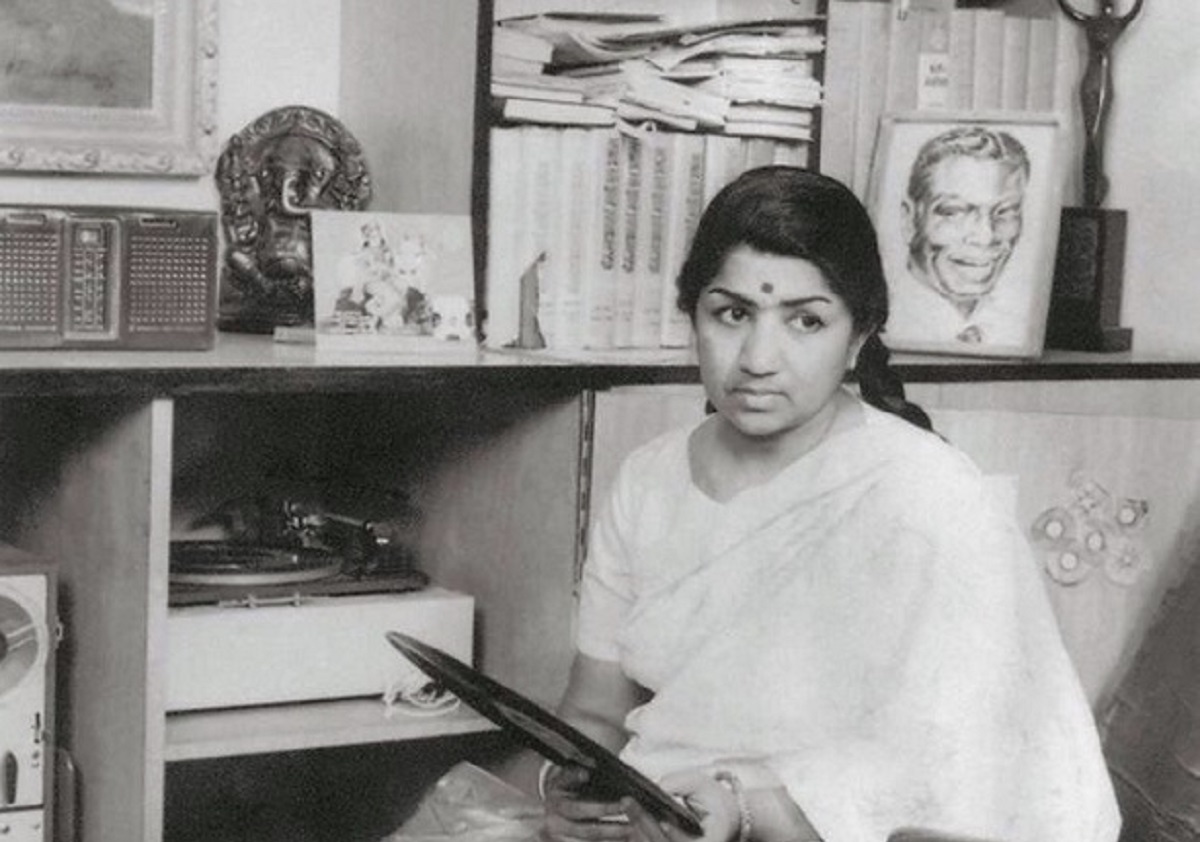 পরকীয়ার অভিযোগ, হত্যা চেষ্টার শিকারসহ লতার জীবনের চমকপ্রদ কিছু তথ্য