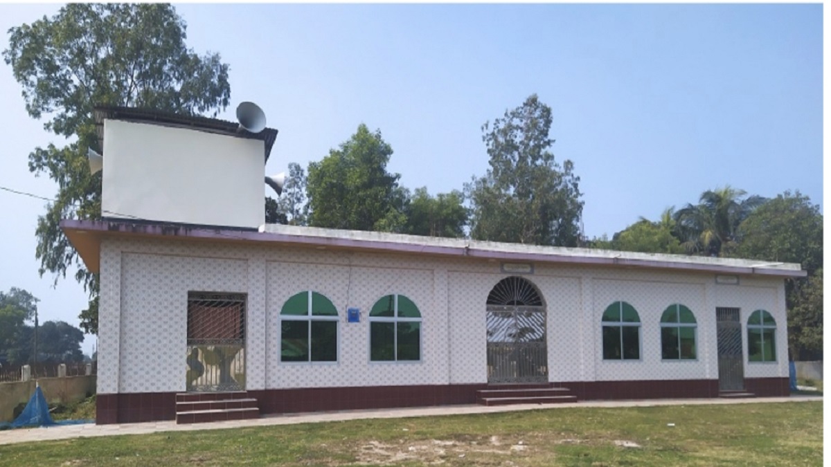 অনুদানের টাকায় নির্মিত মসজিদের নাম বদলে রাখলেন স্ত্রীর নামে, প্রতিষ্ঠাতা বানালেন ছেলেকে