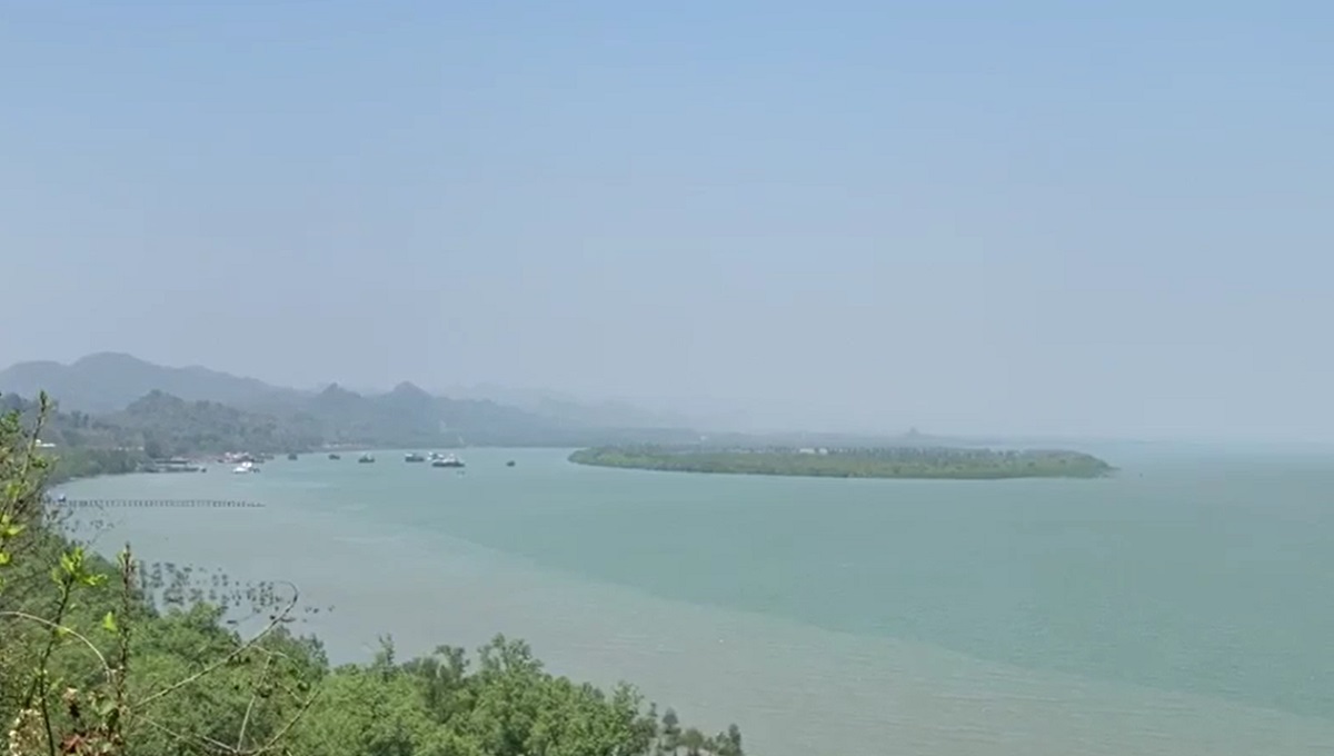 নাফ নদীতে মিয়ানমার বাহিনীর গুলিবর্ষণ, এক জেলে নিখোঁজ