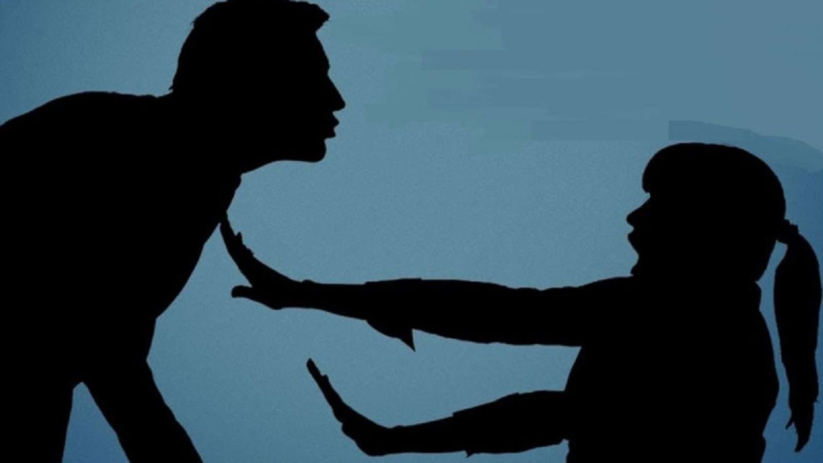 রাস্তায় ফোন নম্বর চেয়ে তরুণীকে উত্যক্ত, ২ যুবক কারাগারে