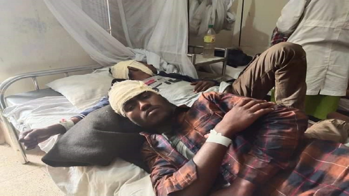 করোনার টিকা দিতে গিয়ে শিক্ষার্থীদের মধ্যে বিবাদ, আহত ১০