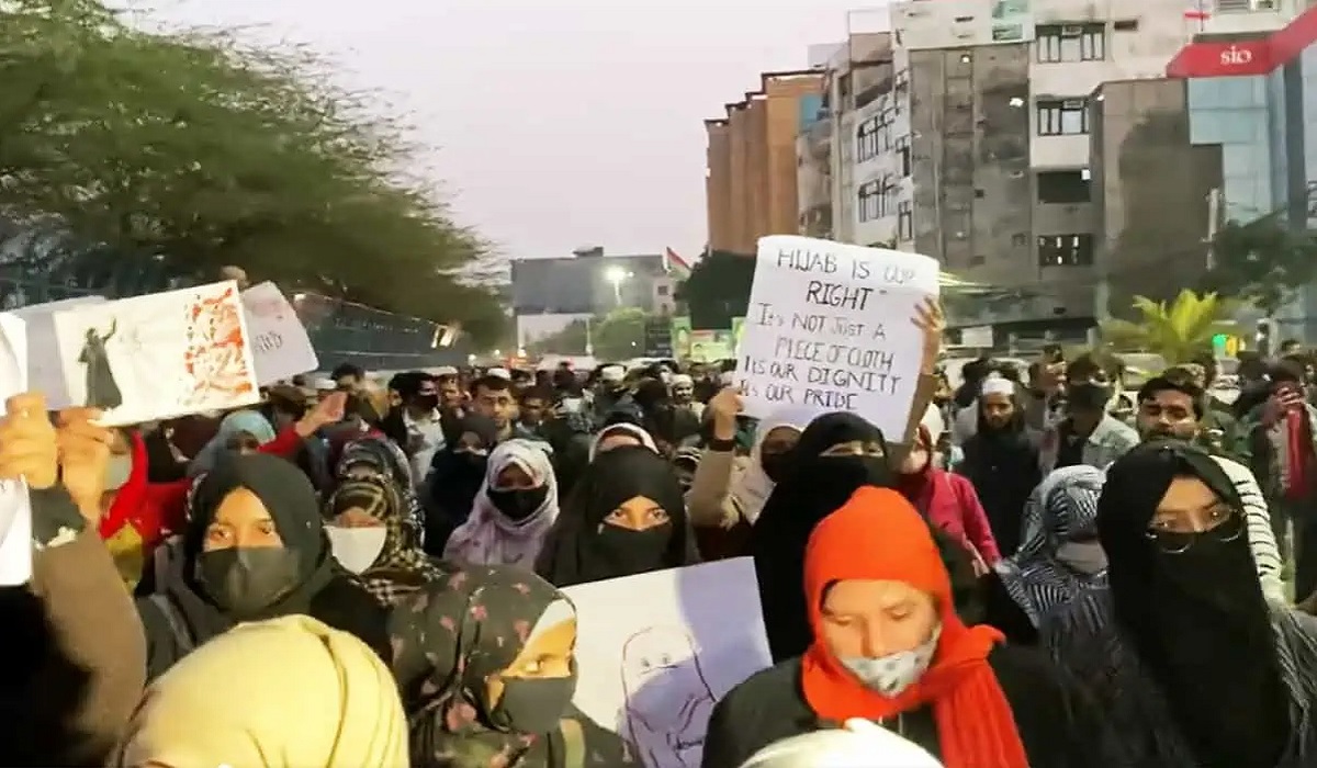 হিজাবের ওপর নিষেধাজ্ঞা সহ্য করা হবে না, দিল্লিতে মুসলিম নারীদের দাবি