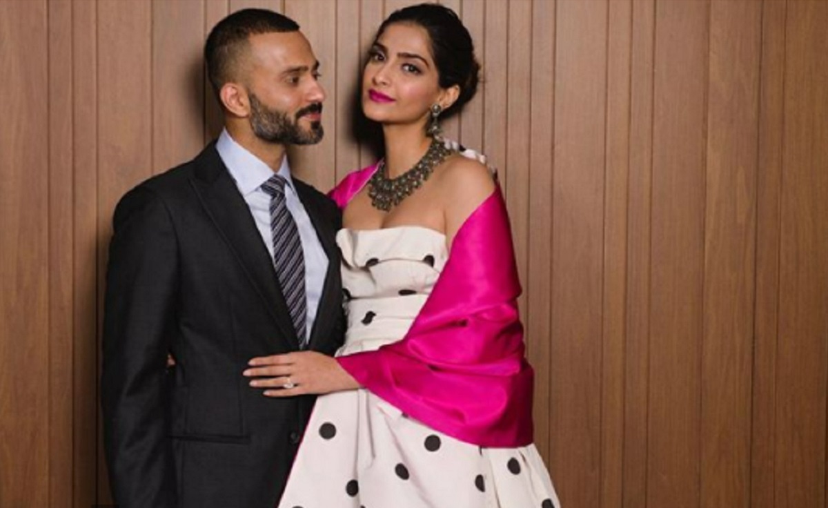 কর ফাঁকি দেয়ার অভিযোগ সোনম কাপুরের স্বামীর বিরুদ্ধে