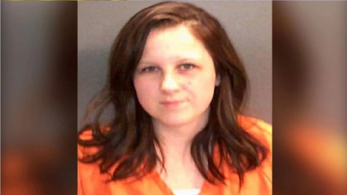 ছাত্রকে বিয়ে করায় শিক্ষিকার বিরুদ্ধে ধর্ষণের মামলা প্রত্যাহার