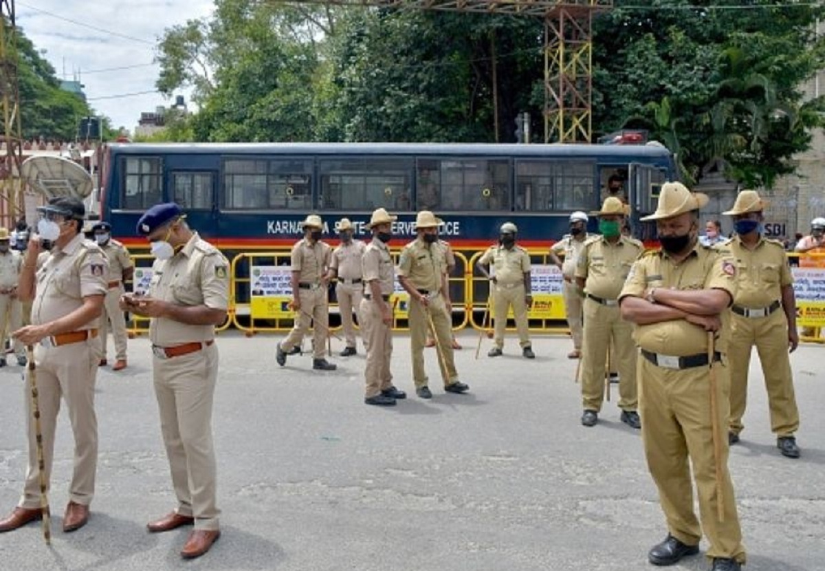 মাথায় তিলক দিয়ে ক্লাসে ঢুকতে শিক্ষার্থীকে বাধা, কর্ণাটকে শুরু নতুন বিতর্ক