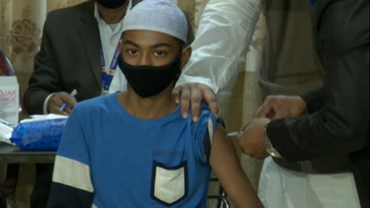 কওমি মাদ্রাসা শিক্ষার্থীদের টিকা দেয়া শুরু