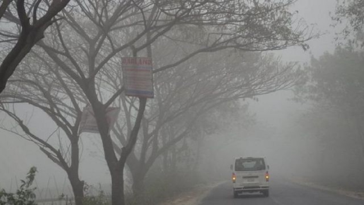 মেঘলা আকাশ, গুঁড়ি গুঁড়ি বৃষ্টি; শুক্রবারেও দেখা যেতে পারে