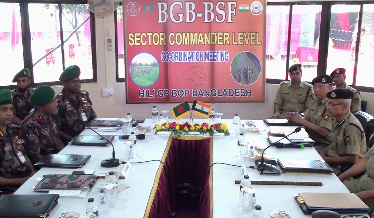 হিলি সীমান্তে বিজিবি-বিএসএফ সেক্টর কমান্ডারদের বৈঠক