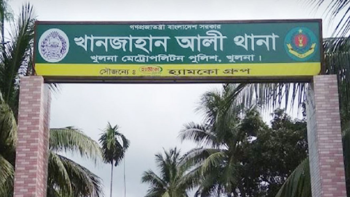 শবে বরাতের রাতে স্বামীকে গ্যারেজে বেঁধে স্ত্রীকে সংঘবদ্ধ ধর্ষণ, গ্রেফতার ১