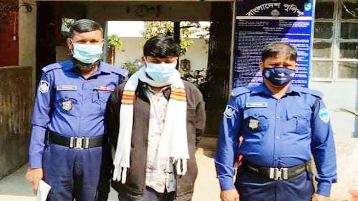 রংপুরে বয়স্ক ভাতার টাকা আত্মসাৎ, গ্রাম পুলিশ সদস্য গ্রেফতার