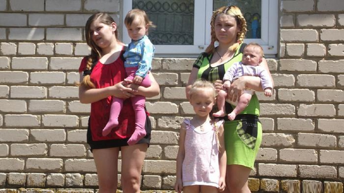 পাচারের ঝুঁকিতে ইউক্রেন রিফিউজিরা