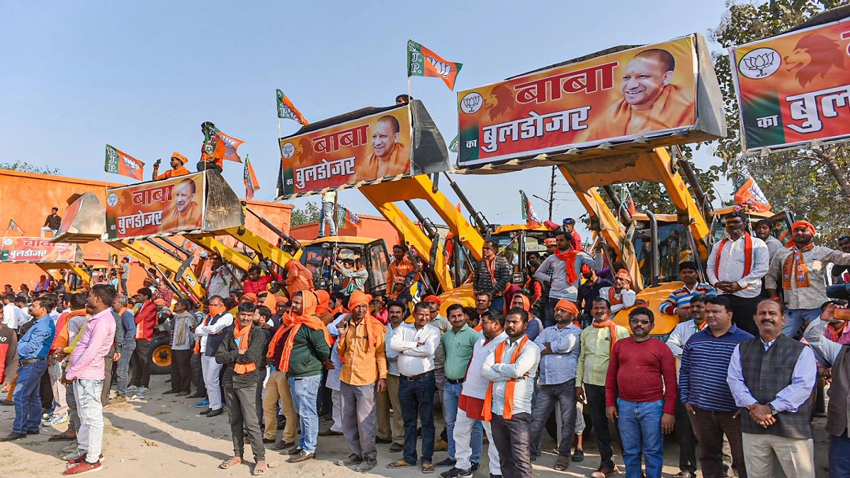 কেন বুলডোজার বাবা বলা হয় যোগী আদিত্যনাথকে?