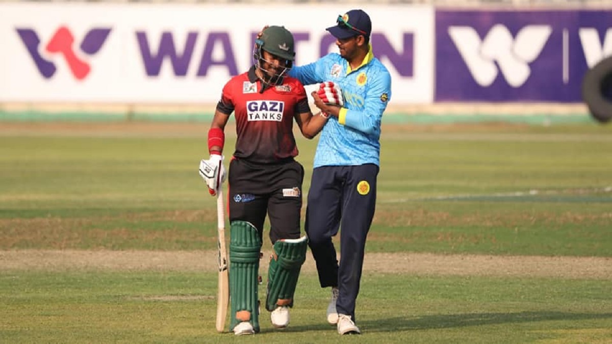 জাকিরের ব্যাটে ম্লান নাঈম শেখের সেঞ্চুরি