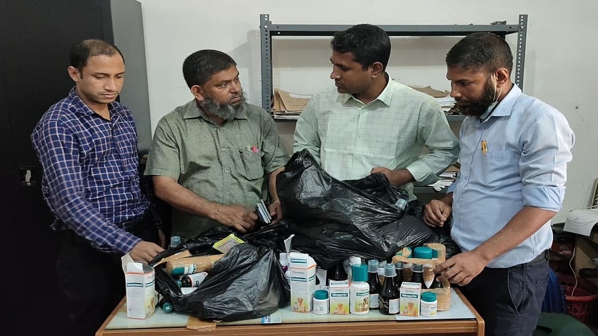 আখাউড়ায় আমদানি নিষিদ্ধ ভারতীয় ওষুধ জব্দ