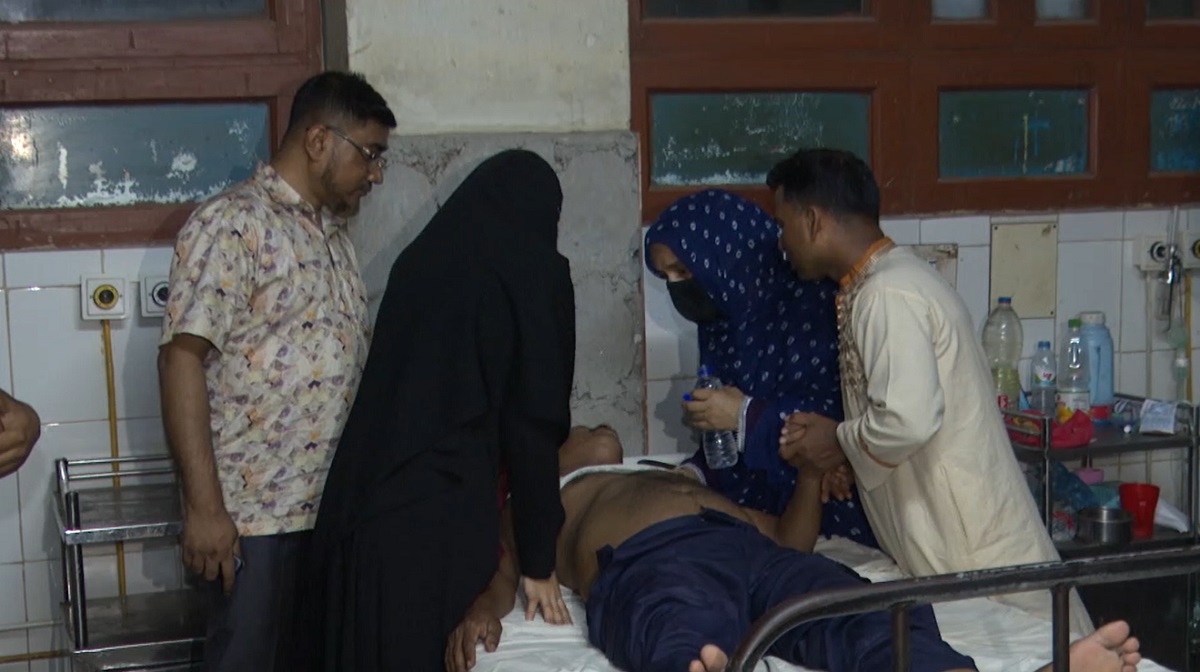 বরিশালে নিজ পিস্তলের মিস ফায়ারে অসুস্থ পুলিশের এএসআই