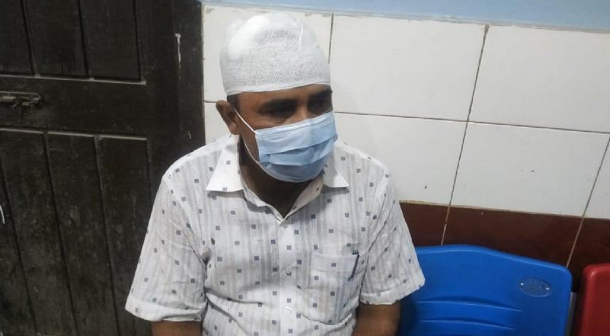 তেলের দাম বেশি চাওয়ায় প্রতিবাদ, ক্রেতাকে পেটালো দোকানদার