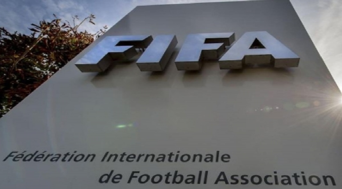 রাশিয়াকে সব ধরনের প্রতিযোগিতা থেকে বহিষ্কার করেছে ফিফা