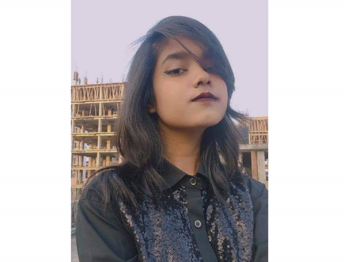 বাবা-মায়ের ওপর অভিমান করে বহুতল ভবন থেকে লাফিয়ে আত্মহত্যা স্কুল ছাত্রীর