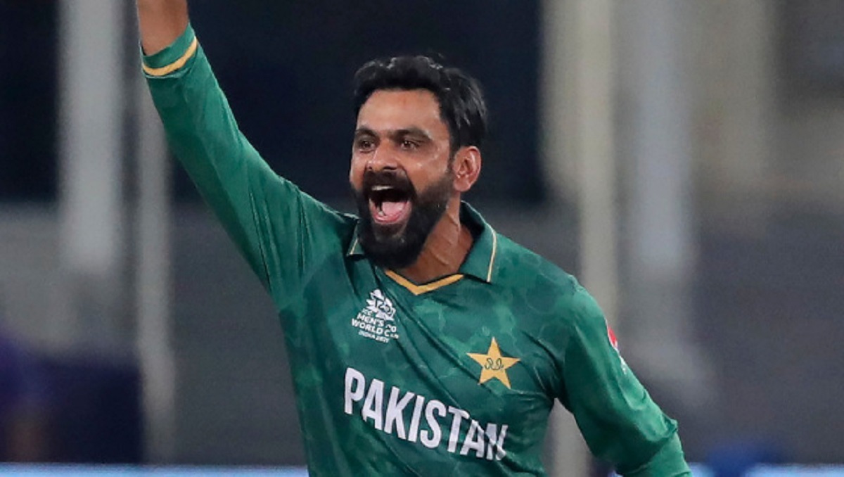 সাকিব-রিয়াদদের দলে খেলবেন হাফিজ