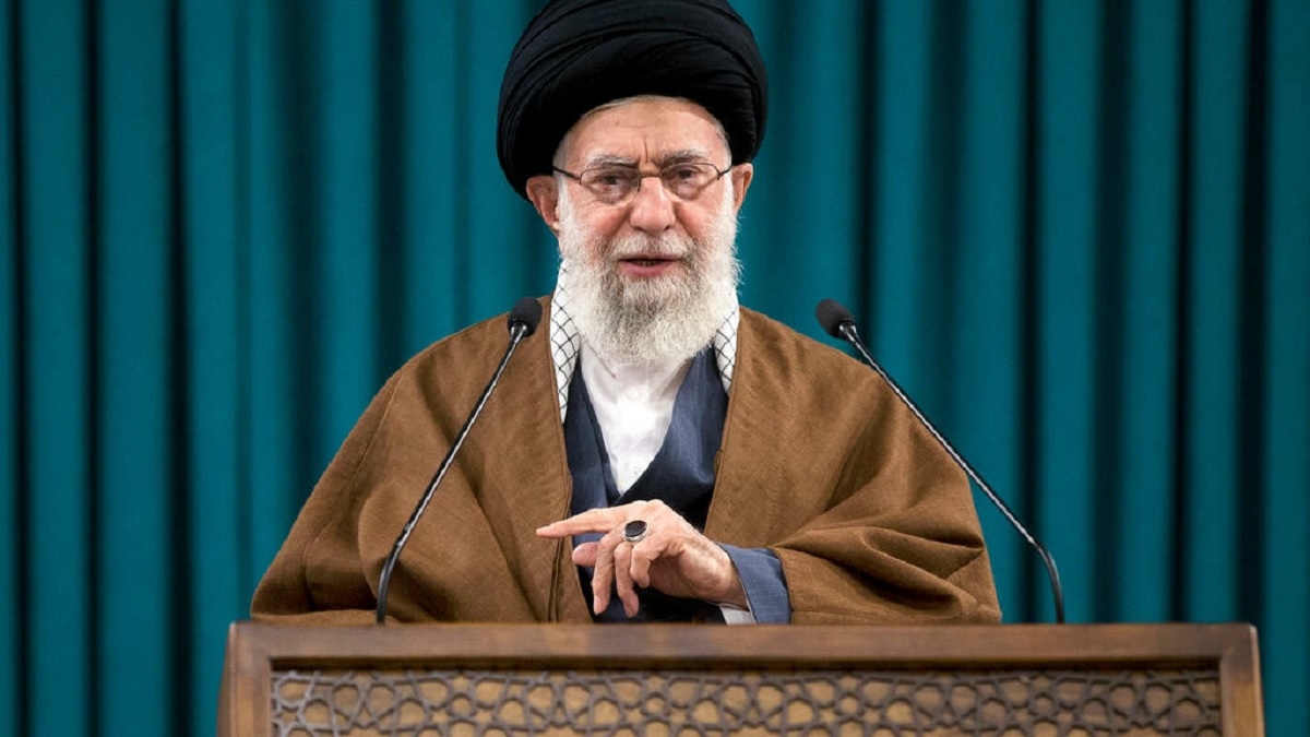 মার্কিন নীতির ফাঁদে পড়েছে ইউক্রেন: খামেনি