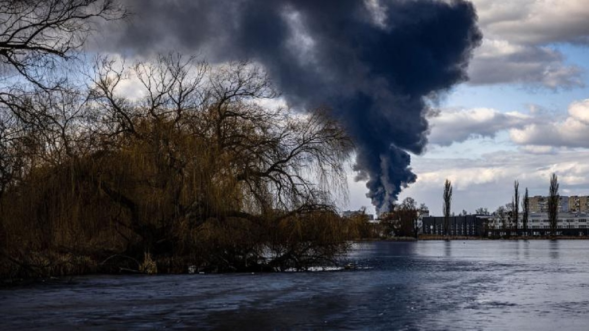 কিয়েভ উপকণ্ঠে গোলাবর্ষণ, নিহত ৩