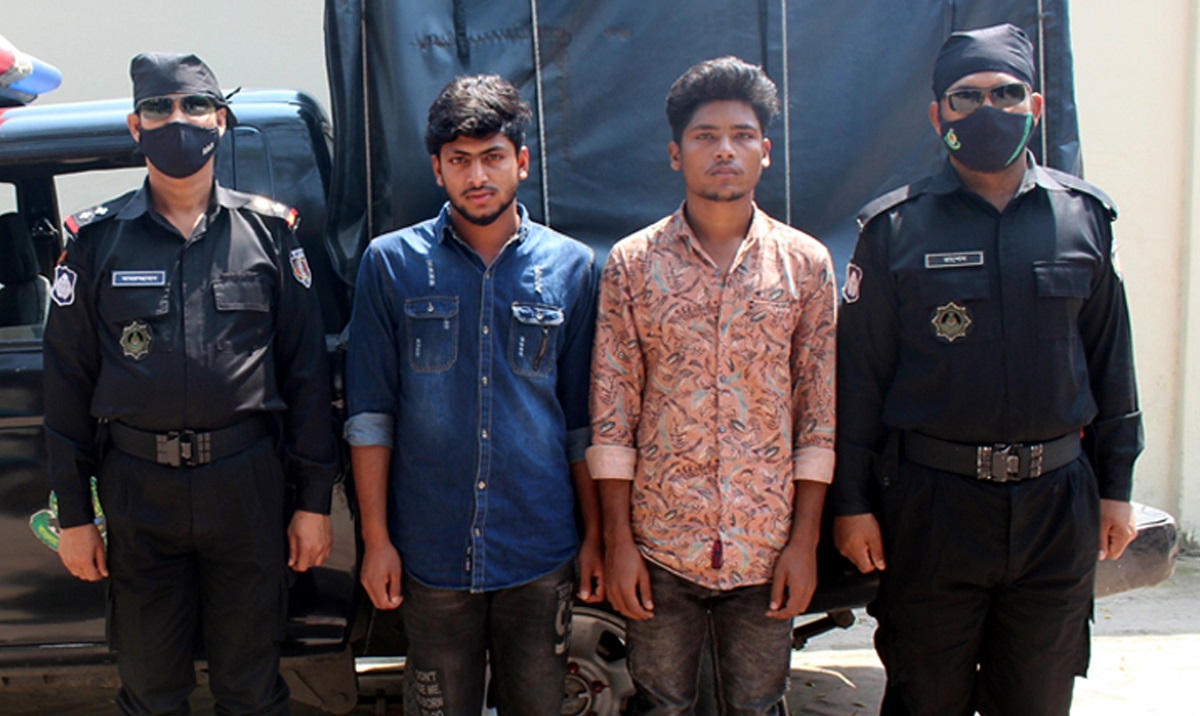 গোয়ালন্দে কুপিয়ে যুবকের হাত বিচ্ছিন্ন করার ঘটনায় মূলহোতাসহ গ্রেফতার ২