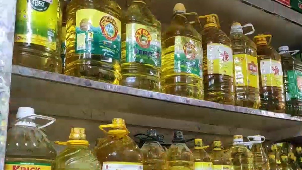 কুমিল্লায় প্রশাসনের অভিযান, ৫০০ লিটার তেল জব্দ