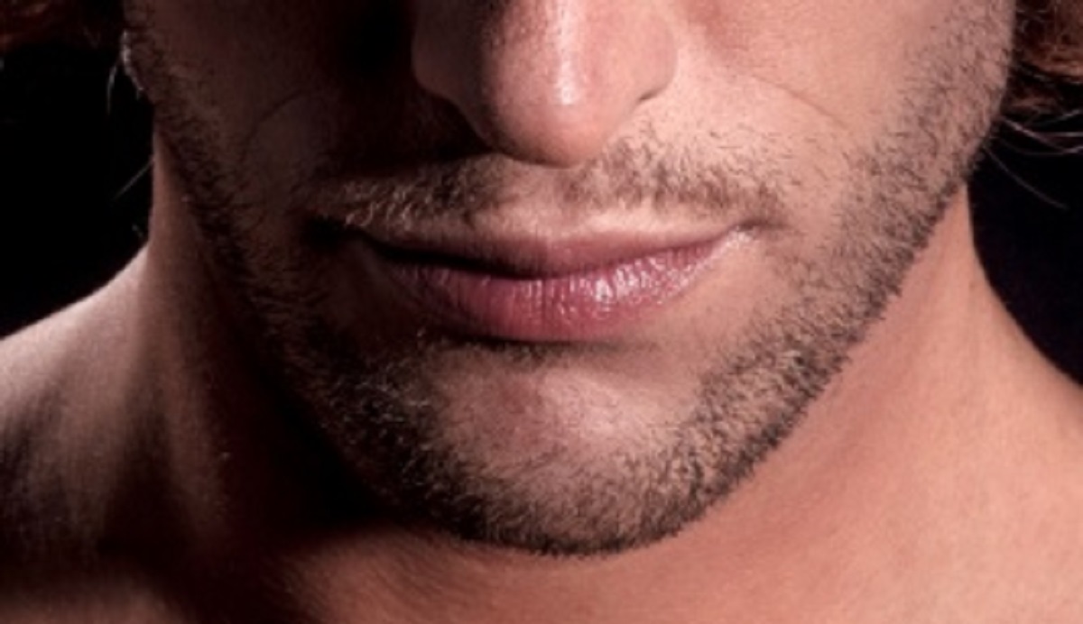 প্রসাধনী ছাড়াই ঠোঁটের কালচেভাব দূর করুন ঘরোয়া উপায়ে