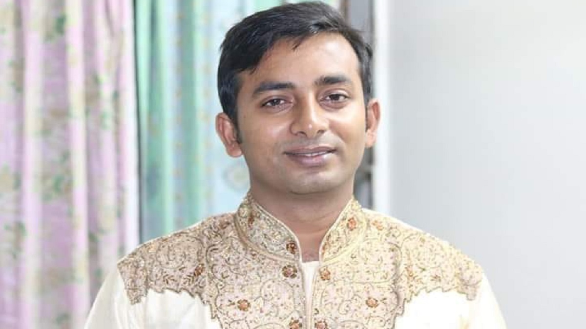 ‘খেয়ে দিব, খেলা হবে’; নিরাপত্তা কর্মকর্তাকে জাবি শিক্ষকের হুমকি!