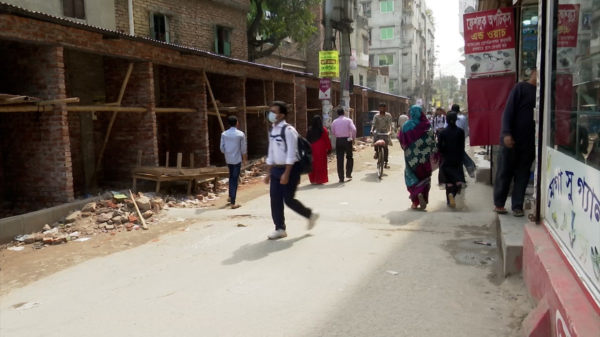 দখলমুক্তের পর মিরপুরে ফুটপাতের জায়গায় দোকান, বিক্রি হয়েছে লাখ লাখ টাকায়