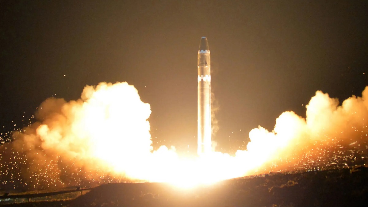 ‘নিষিদ্ধ’ ক্ষেপণাস্ত্র ছুড়লো উত্তর কোরিয়া, পড়লো জাপানে