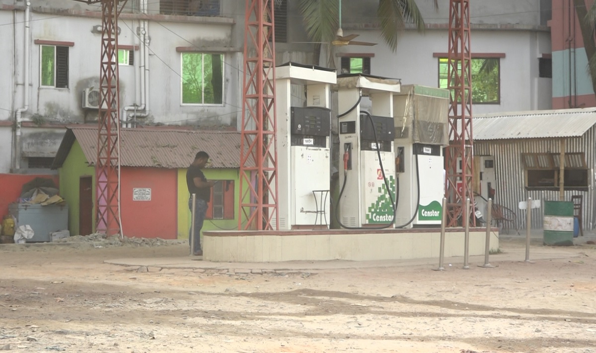 নওগাঁয় পেট্রোল সংকট