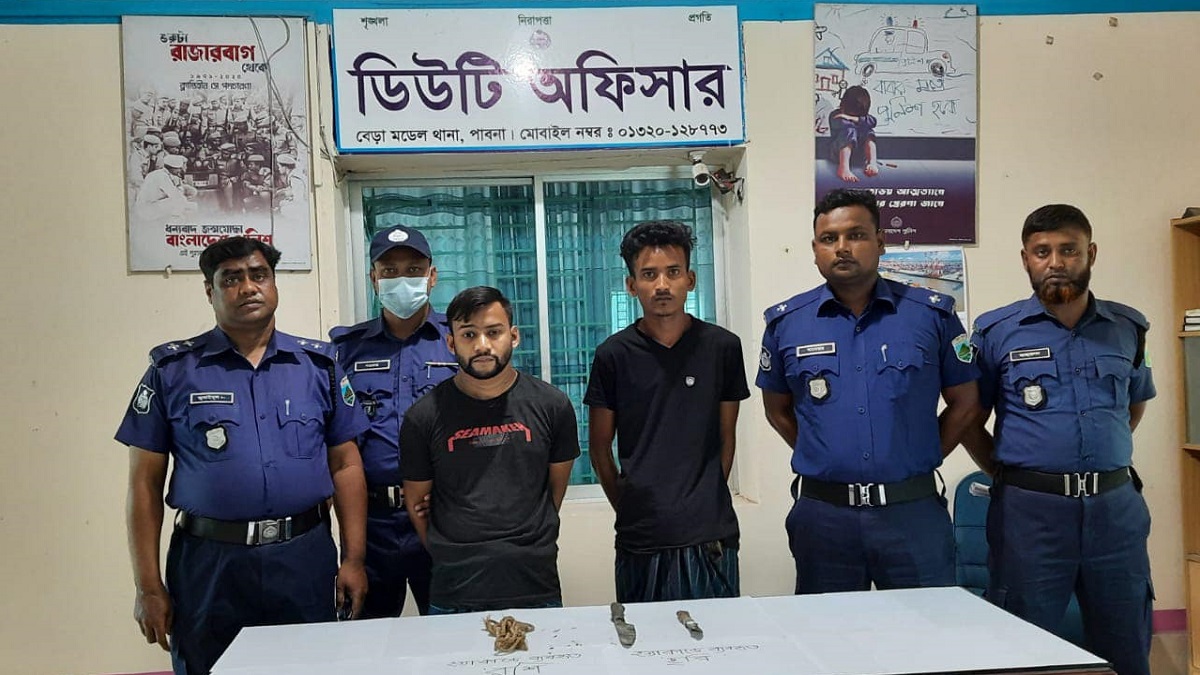 ভাই হত্যার প্রতিশোধ নিতে মোবাইলে নারীকণ্ঠে প্রেম করে ডেকে এনে খুন!